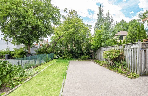 Mimico House | Trendy 2B, Minutes from DowntownToronto,by the Lake. Ideal for Long Term Stays!