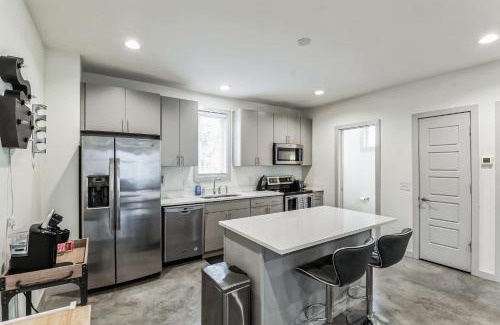 Maxwell House | Trendy 3 BDR for 8 Heart of Nash Near 5 Points