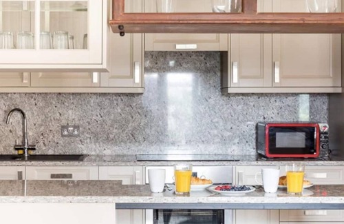 Whitechapel Apartment | Trendy 3 bedroom duplex with garden off Brick Lane