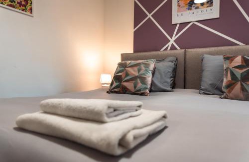 Southampton House | Trendy 4 Bedrooms-Sleeps 8-Long Term Disc-Driveway