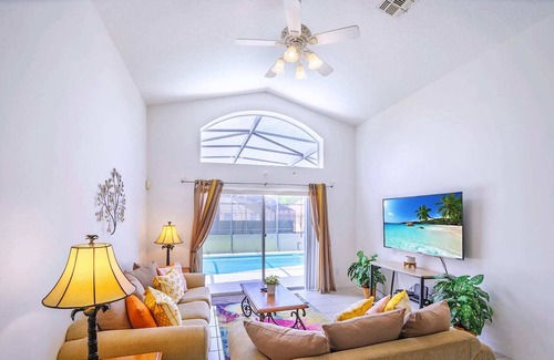 Solana House | Trendy 4BR Home - Pool, BBQ, Games - Near Disney!