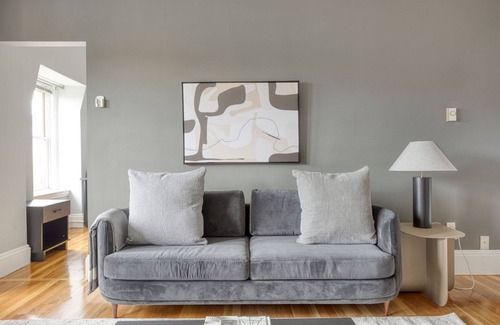 Back Bay Apartment | Trendy Back Bay 1BR w/W/D nr Newbury St, by Blueground