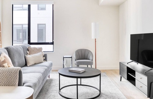 Downtown Berkeley Apartment | Trendy Berkeley 1BR w/ W/D & Coworking, walkable to BART, by Blueground