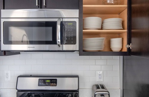 Bethesda Apartment | Trendy Bethesda 2BR w/Doorman & Pool, nr Metro & Dining, by Blueground