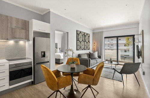 Greater Johannesburg Metropolitan Area Apartment | Trendy | Brand New | 2 Bed | Rosebank
