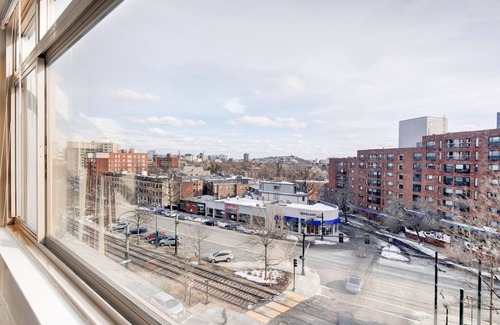Corey Hill Apartment | Trendy Brookline Studio w/Gym & W/D, steps to Green Line, by Blueground