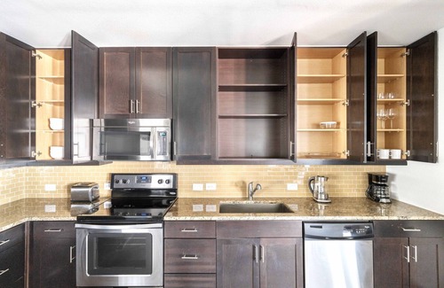 North Burnet Apartment | Trendy Domain 2BR w/Gym, Pool & W/D, nr restaurants, by Blueground