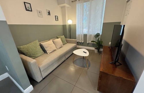 Allapattah Apartment | Trendy Elevated Apt 1BR/2BA - Wynwood near Beach!