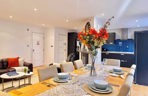 Barnhill Apartment | Trendy En-suite 30min to Central London & Parking