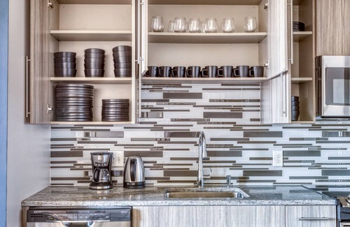 H Street Corridor Apartment | Trendy H Street 2 BR w/ Gym & Pool, near Union Station, by Blueground