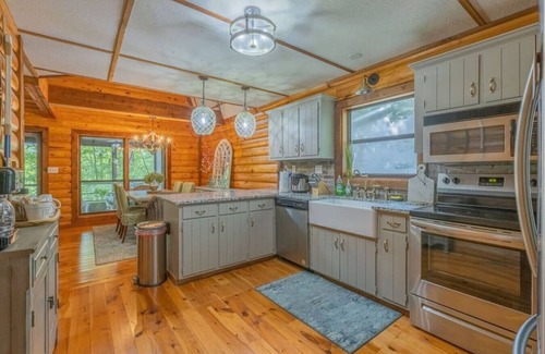 Martin Cabin | Trendy Lake Cabin - New Paddle Boards! Hot Tub, Fire Pit