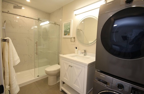 Riley Park House | Trendy Place in Mt Pleasant, steps to Downtown