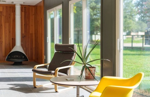 Bellville House | Trendy & Posh! Your smalltown retreat awaits!