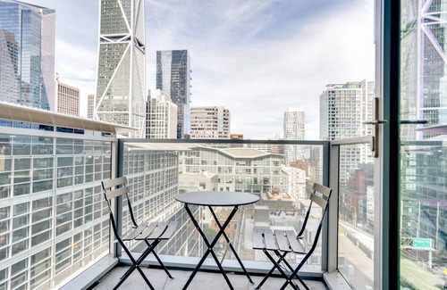 South Beach Apartment | Trendy Rincon Hill 2BR w/Gym & Roof Terrace near tech HQs, by Blueground