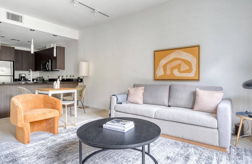 The Villas Apartment | Trendy Santana Row 1BR w/Gym & Pool, 10 mins to Google, by Blueground