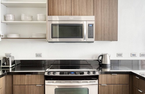 The Villas Apartment | Trendy Santana Row 1BR w/Gym & Pool, 10 mins to Google, by Blueground