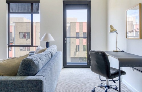 The Villas Apartment | Trendy Santana Row Studio w/ Gym & Pool, 10 mins to Google, by Blueground