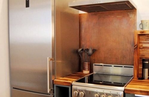 East Passyunk Crossing Apartment | Trendy Studio in Prime South Philly Neighborhood