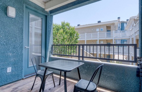 Sunnyvale Apartment | Trendy Sunnyvale 1BR w/Sauna, Gym & Pool, nr Googleplex, by Blueground