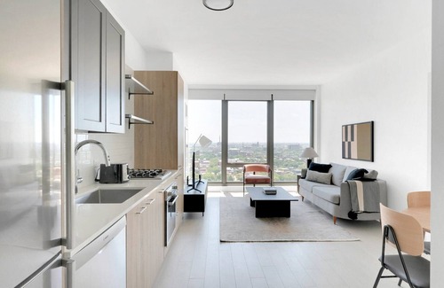 West Loop Apartment | Trendy West Loop 1BR w/Gym & Coworking, nr UIC, by Blueground