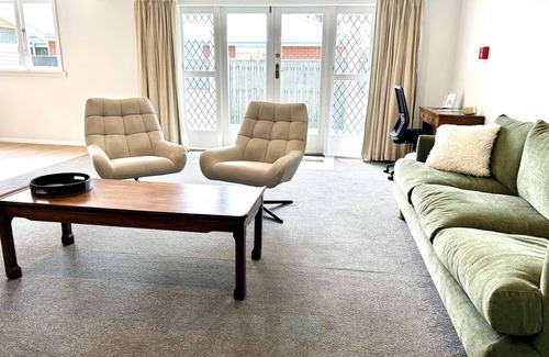 Blenheim Apartment | Tresco Apartments: Luxury 2 Bedroom Apartment with Garden View