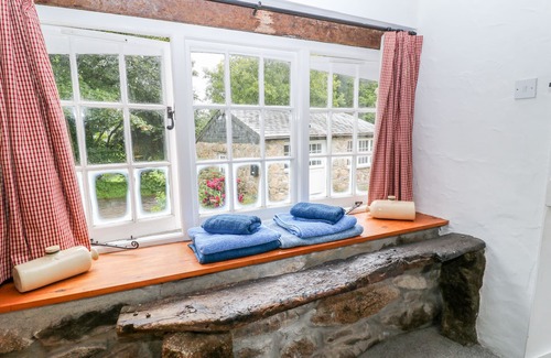 Lower Trengale Cottage | TREVERBYN SMITHY, pet friendly, character holiday cottage in St Neot