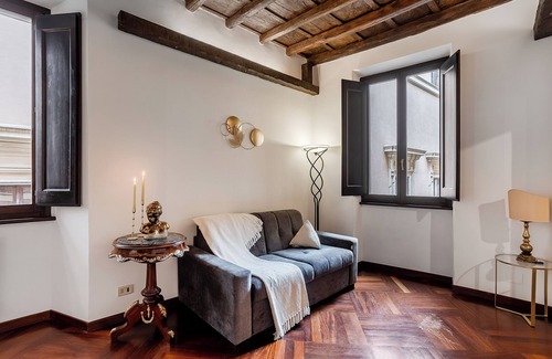 Rione II Trevi Apartment | Trevi Fountain Stylish Guesthouse