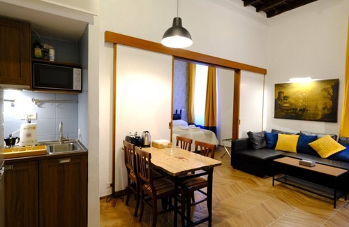 Rione II Trevi Apartment | Trevi Little Palace #2