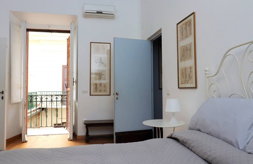 Repubblica Bed & Breakfast | Trevi palazzo storico suite B&B