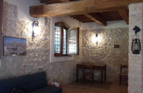 Trevi House | Trevi stone cottage