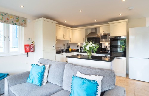 St Austell Cottage | Trewhiddle Villa 07 - a trewhiddle that sleeps 6 guests in 3 bedrooms
