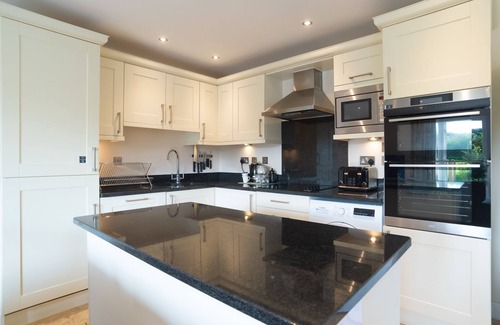 St Austell Cottage | Trewhiddle Villa 07 - a trewhiddle that sleeps 6 guests in 3 bedrooms