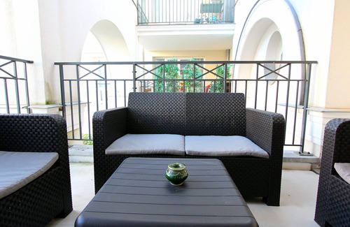 Serris Apartment | TRIANONS5 ~ 6 travelers + parking - 15min walk Disneyland