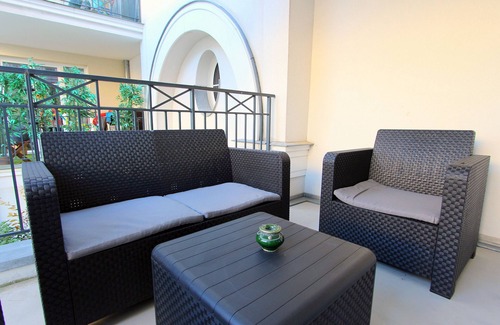 Serris Apartment | TRIANONS5 ~ 6 travelers + parking - 15min walk Disneyland