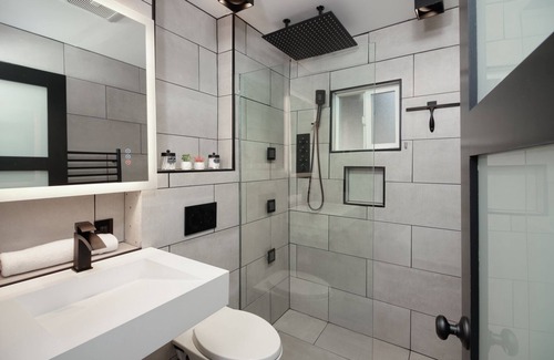 Imperial Beach House | Tricked out 1/1 Beach Cottage, Pets, AC, Putting Green, 1 mile to toes in sand.
