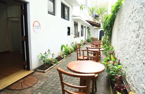 Milagiriya Bed & Breakfast | TricycleBnB & Cafe