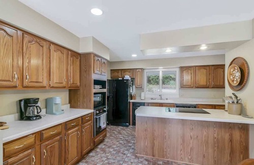 Cadiz House | Triggwood Retreat – Peaceful 5BR Stay