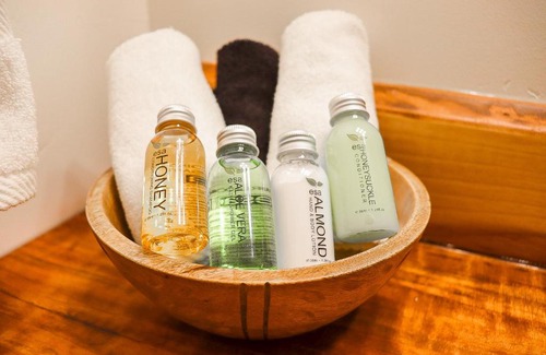 Gold Beach Hotel | Trillium Room at The Wildflower Inn