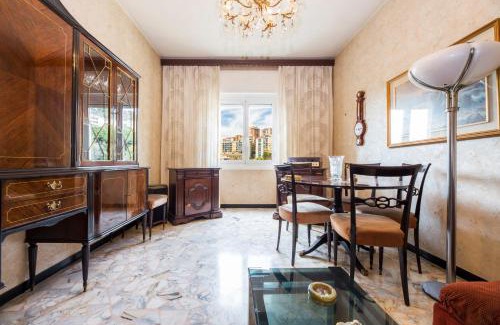 Marassi Apartment | Trilocale con Vista - 10 Min Centro