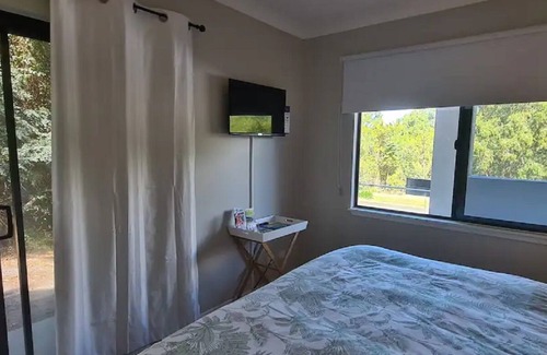 Trinity Park Apartment | Trinity Beach Escape - Private Studio - Earl Hill PET Friendly