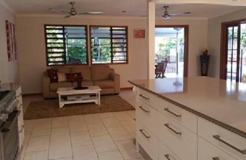 Trinity Beach House | Trinity Beach for Families and couples Courtesy car available on request
