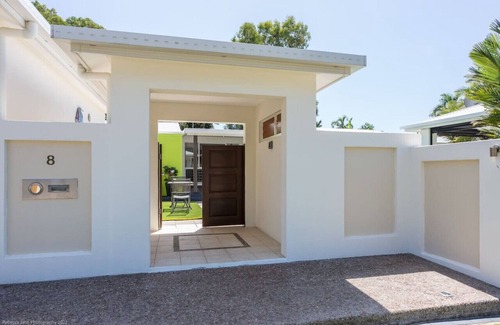Trinity Beach House | Trinity Beach Stunner - Tropical Entertainer