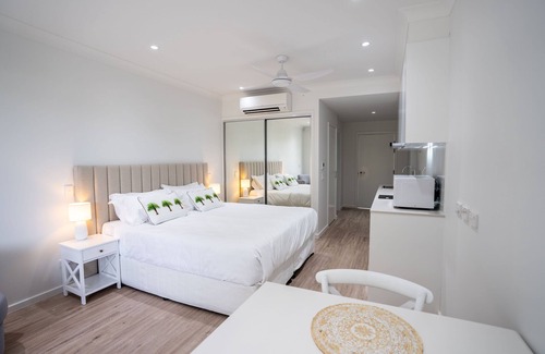 Trinity Beach Apartment | Trinity Collective - Studio Apartment