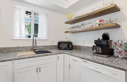 Lodi House | Trinity Escape, Entire home, 3 bedroom, 2 bath near Lodi Lake