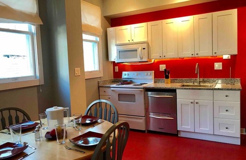 Downtown Apartment | Trinity Park Retreat