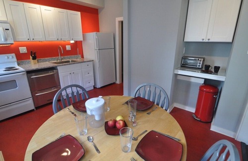 Downtown Apartment | Trinity Park Retreat