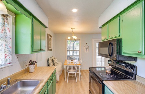 Votaw Cottage | Trinity River Cottage w/Deck + Water Views