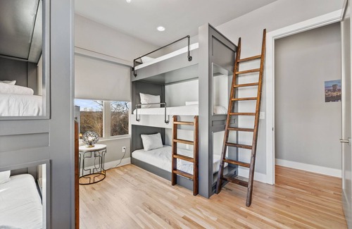 Haynes Area House | Trinity Skyline - Private Rooftop Deck - Game Room