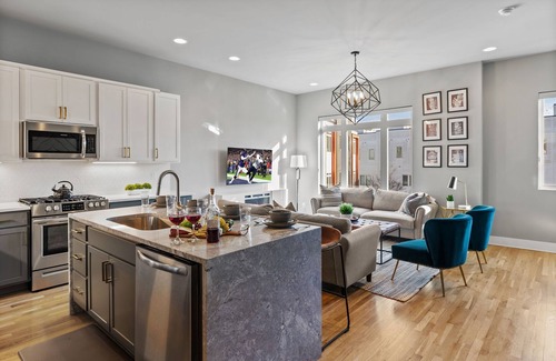 Haynes Area House | Trinity Skyline - Private Rooftop Deck - Game Room