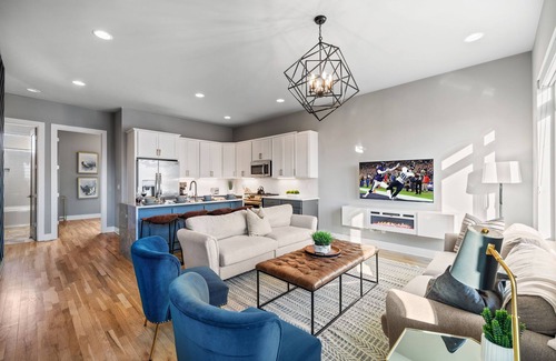 Haynes Area House | Trinity Skyline - Private Rooftop Deck - Game Room